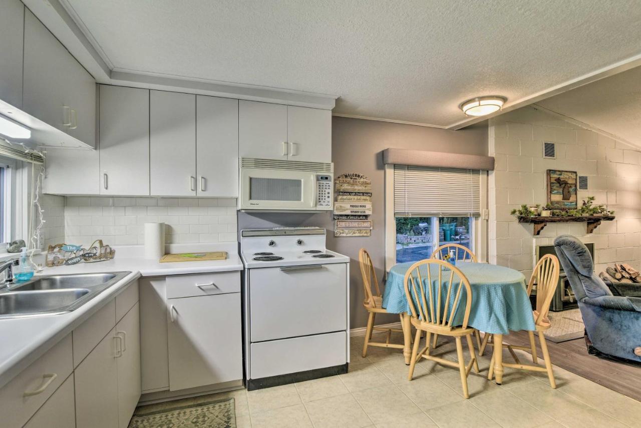 East Tawas Cabin With Lake Huron Access And Views Luaran gambar